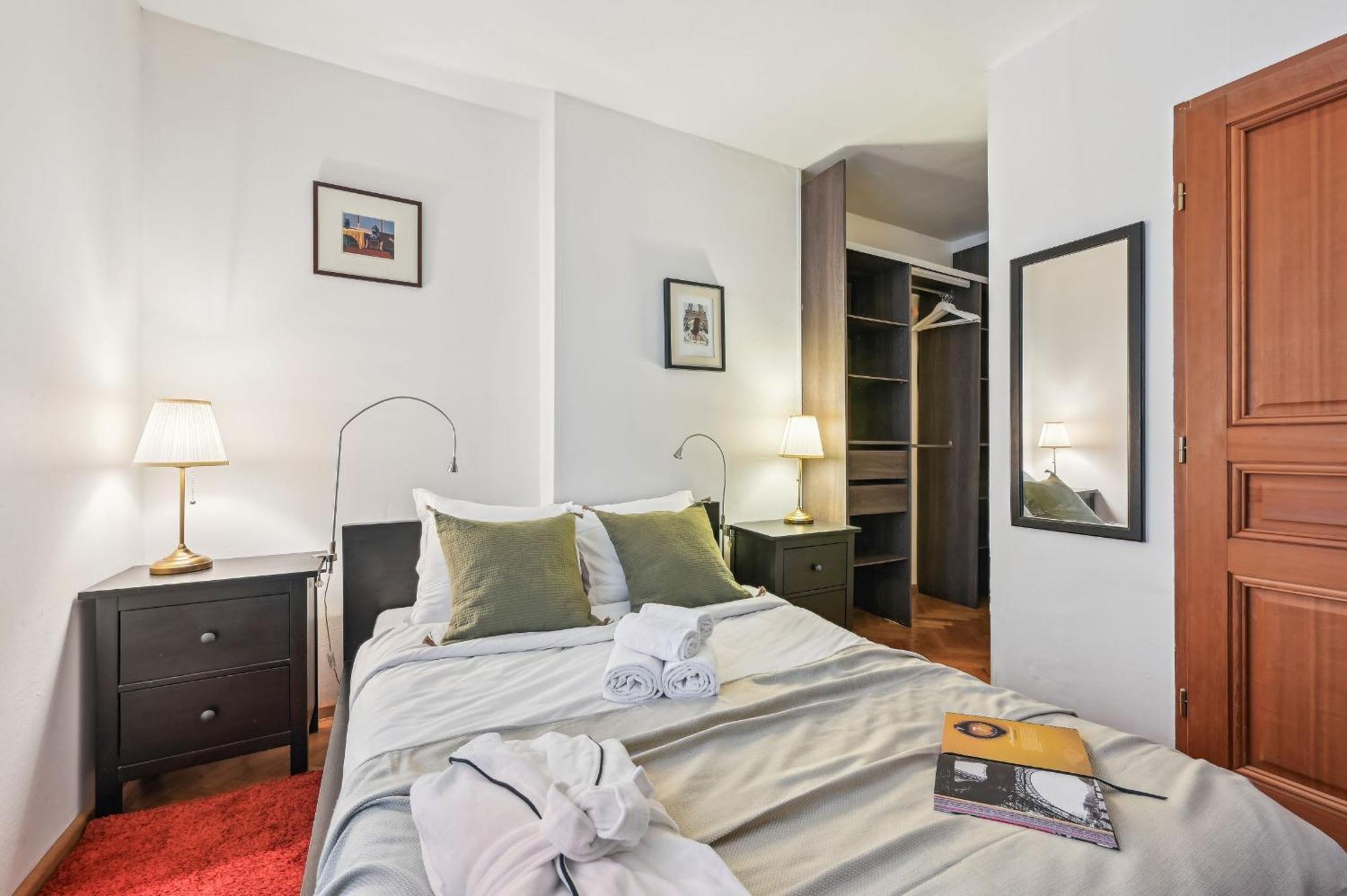 Eiffel Tower & Hotel Des Invalides - 1Br - Cityapartmentstay Párizs Kültér fotó